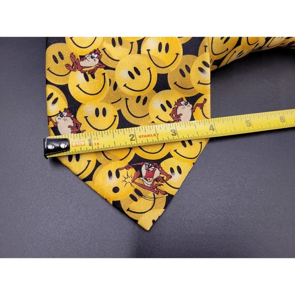 Tazmanian Devil Necktie Looney Toons Smiley Faces 4x58" - Picture 3 of 8